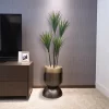 شجرة دراسينا صناعية عالية الجودة في وعاء فضي-رمادي، نباتات اصطناعية للديكور الداخلي الأنيق.