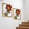 لوحة حائط معدنية بتصميم زهرة حمراء وإطار ذهبي، ارتفاع 30 سم، موديل 030951
