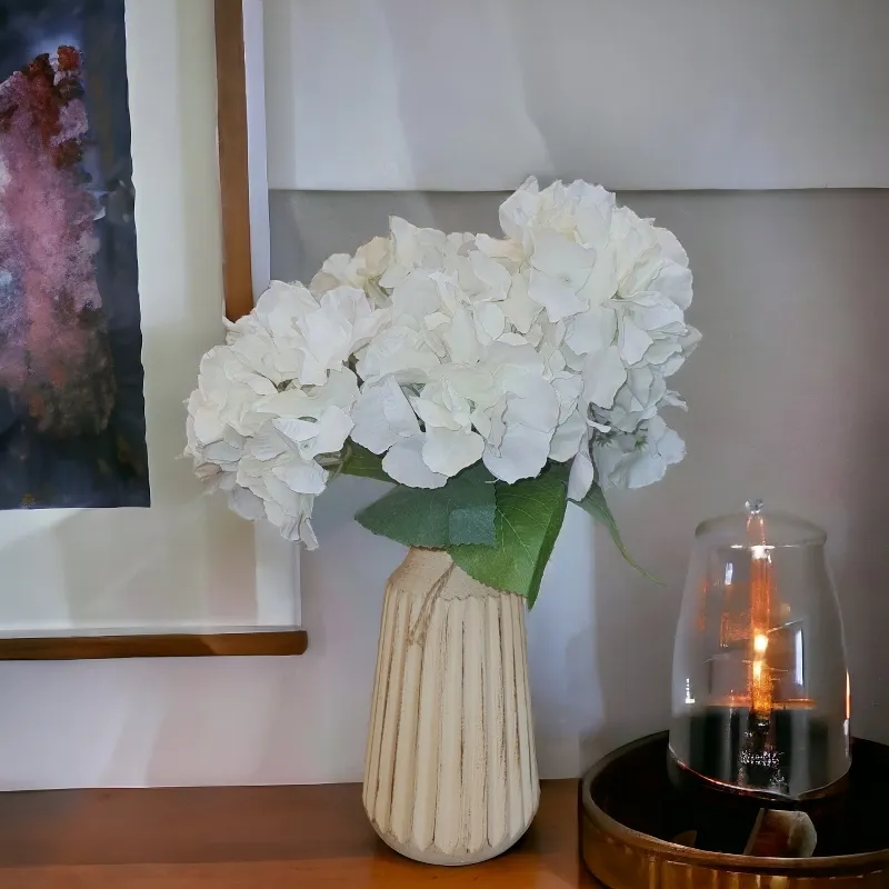 ورد زينة صناعي فازة ورد بلدى موديل 028582 ورد صناعي فازة ورد بلدى موديل 028582 داخل غرفة 1.webp